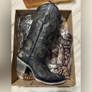 CORRAL WOMEN'S BLACK INLAY WESTERN BOOTS - SNIP TOES